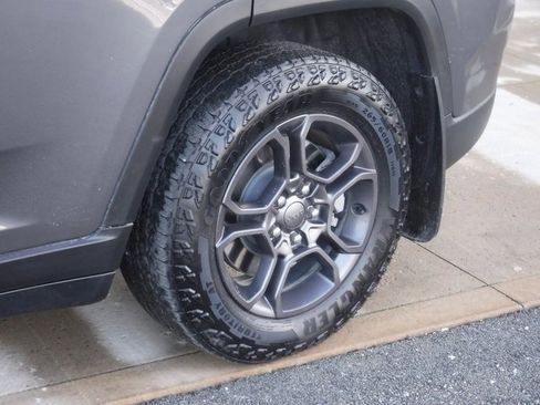 Used 2023 Jeep Grand Cherokee Trailhawk w/ Luxury Tech Group III image 3