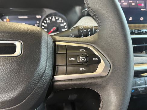 Used 2024 Jeep Compass Latitude AWD/4WD image 18
