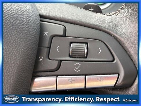 Used 2023 Cadillac XT4 Luxury w/ Cold Weather Package image 21