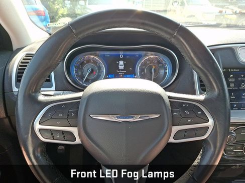 Used 2021 Chrysler 300 Touring w/ Driver Convenience Group RWD image 16