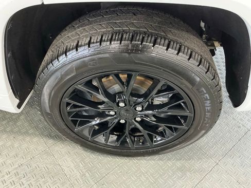 Used 2024 Jeep Grand Cherokee Summit AWD/4WD image 73