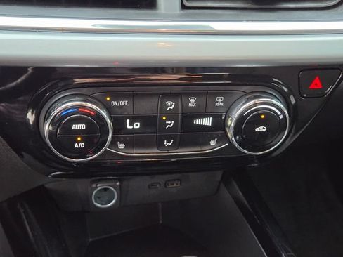 Used 2025 Chevrolet Trax LT w/ Driver Confidence Package FWD image 22