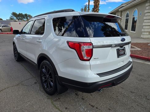 Used 2019 Ford Explorer XLT w/ Equipment Group 202A FWD image 5
