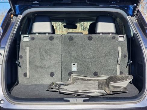 Used 2022 Toyota Highlander XLE image 17