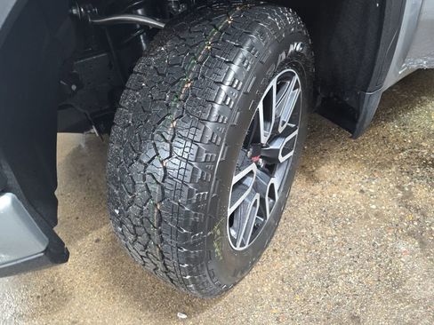 New 2026 GMC Sierra 1500 AT4 w/ AT4 Premium Package image 30