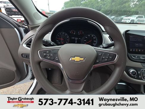 Used 2024 Chevrolet Malibu LT FWD image 17