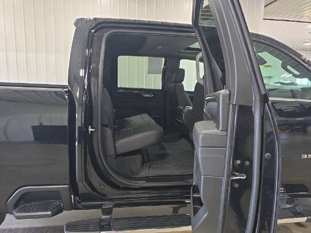 Used 2026 Chevrolet Silverado 3500 LTZ w/ LTZ Plus Package AWD/4WD image 29