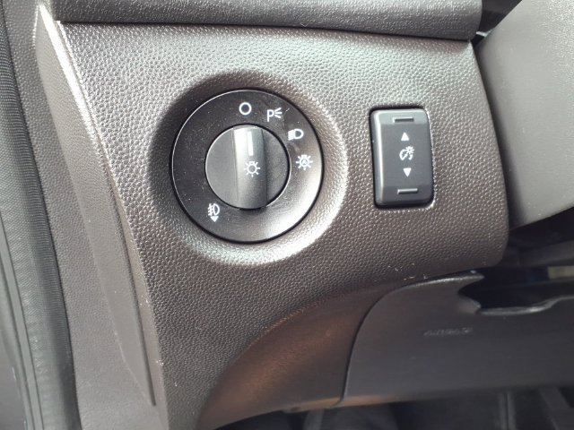 Used 2014 Ford Fiesta Titanium w/ Exterior Protection Package FWD image 18