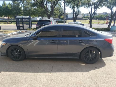 Used 2024 Honda Civic Sport image 3