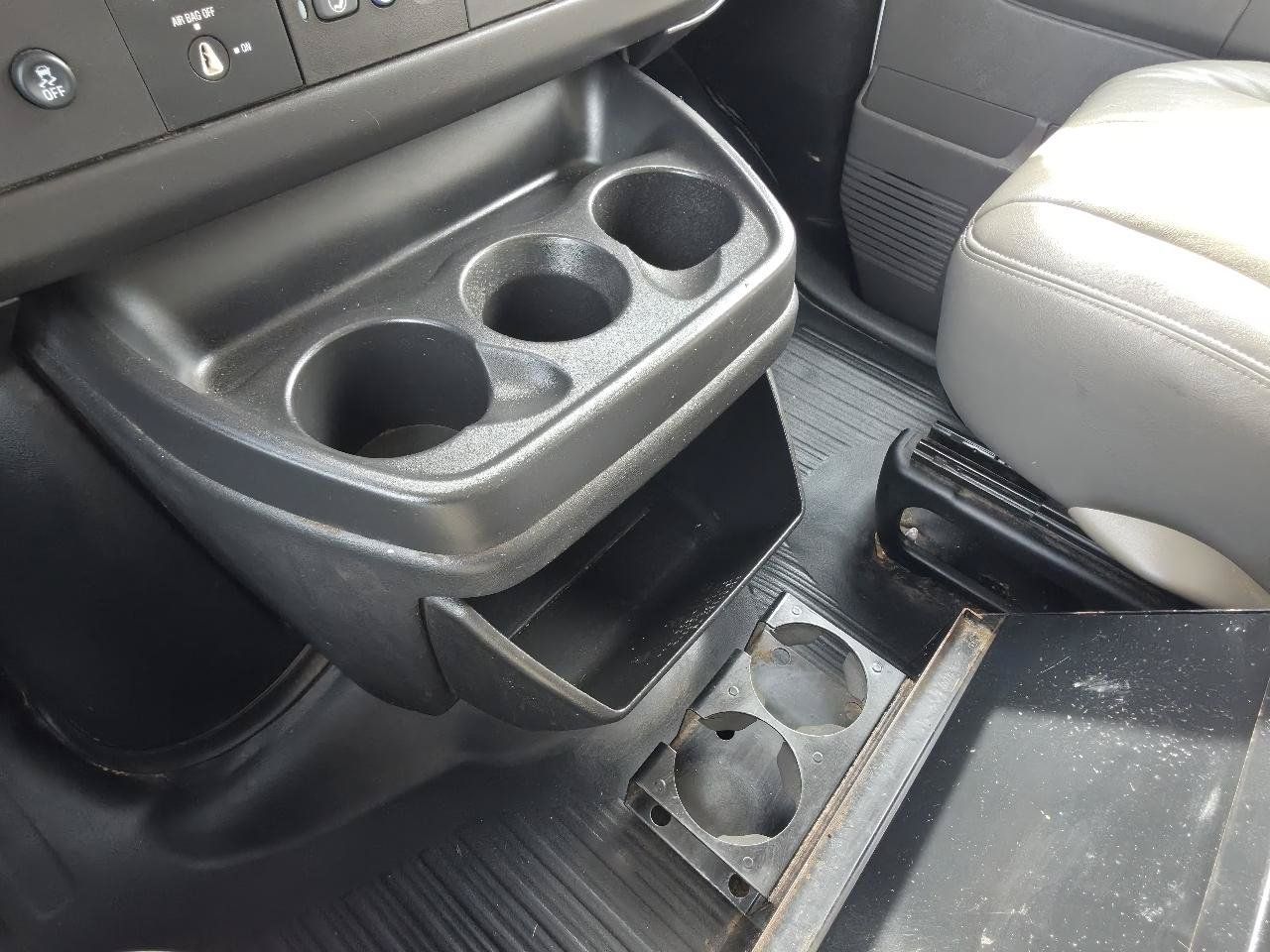 Used 2014 Chevrolet Express 2500 RWD image 27
