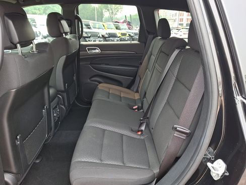 Used 2021 Jeep Grand Cherokee Laredo AWD/4WD image 10