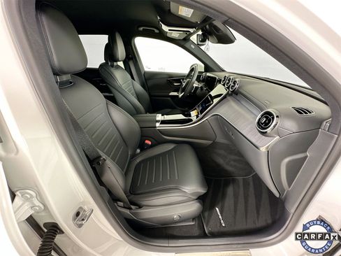 Used 2025 Mercedes-Benz GLC 350e 4MATIC image 30