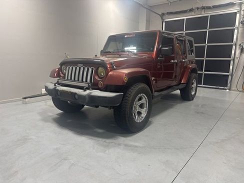 Used 2007 Jeep Wrangler Unlimited Sahara w/ Dual Top Group RWD image 2