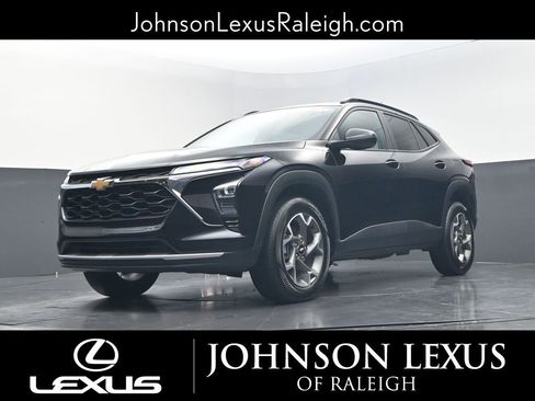 Used 2024 Chevrolet Trax LT FWD image 16