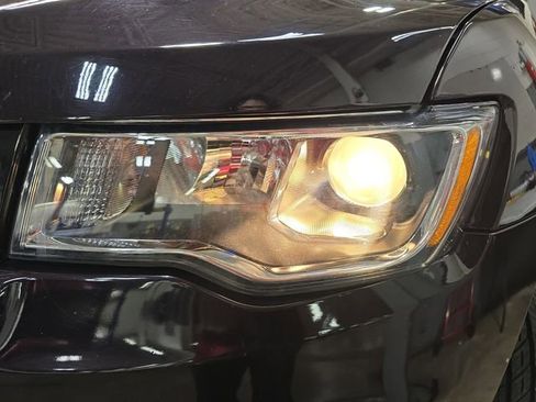 Used 2019 Jeep Grand Cherokee Limited w/ Trailer Tow Group IV image 34