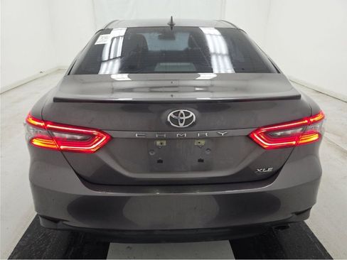 Used 2022 Toyota Camry XLE FWD image 1