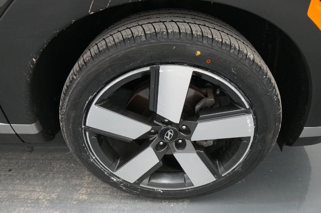 Used 2024 Hyundai Santa Fe Limited AWD/4WD image 11