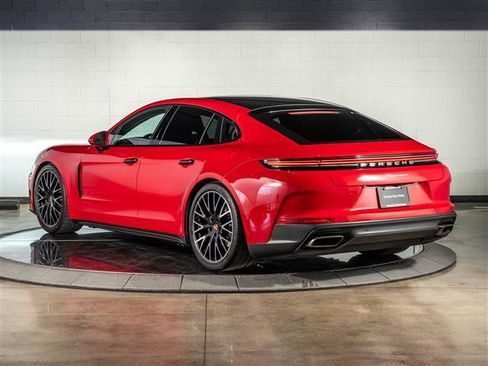 Certified 2025 Porsche Panamera image 3