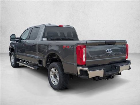 New 2026 Ford F250 XLT w/ FX4 Off-Road Package image 7