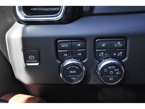 Used 2024 GMC Sierra 1500 Denali Ultimate AWD/4WD image 18
