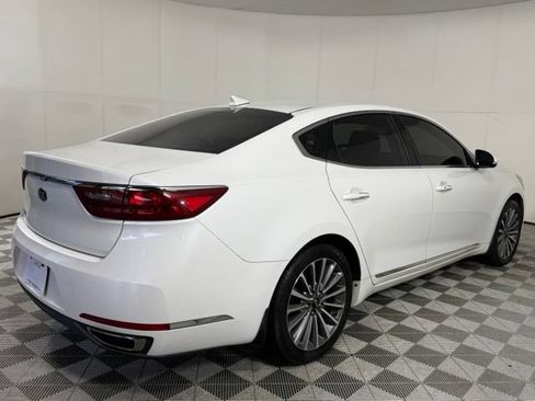 Used 2017 Kia Cadenza Premium FWD image 8