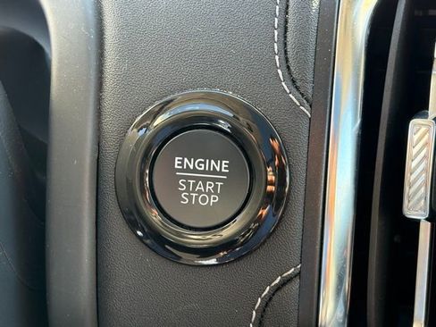 Used 2025 Ford Expedition Platinum image 24