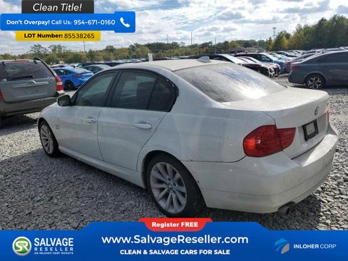 Used 2011 BMW 328i xDrive Sedan image 3