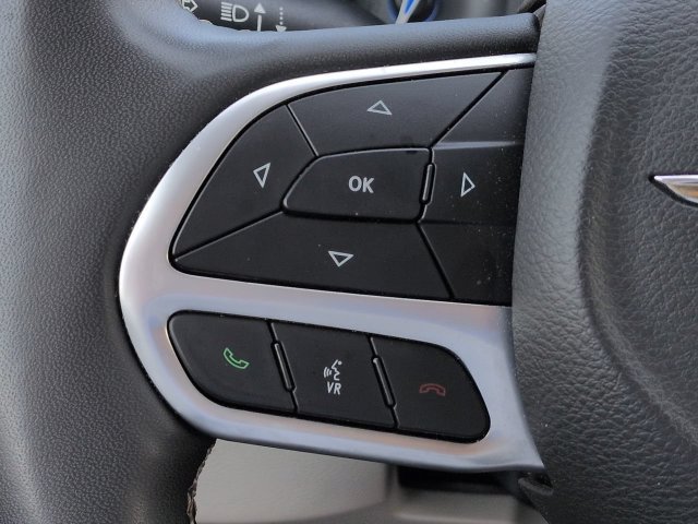 Certified 2024 Chrysler Pacifica Touring-L FWD image 25