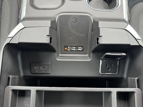 New 2026 GMC Sierra 1500 Elevation image 22