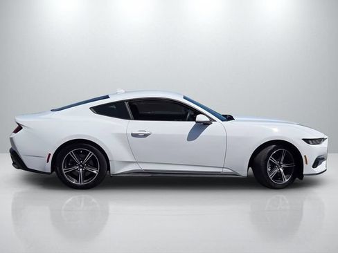 Used 2025 Ford Mustang Coupe RWD image 3