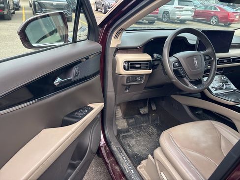 Used 2022 Lincoln Nautilus Reserve image 7