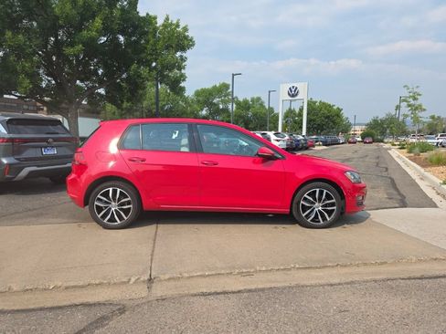 Used 2016 Volkswagen Golf SE w/ Lighting Package FWD image 6