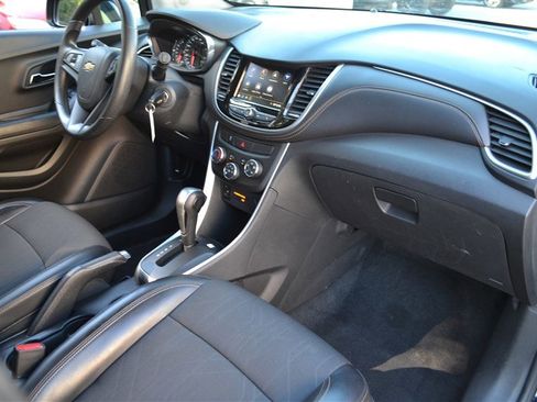 Used 2021 Chevrolet Trax LT image 29