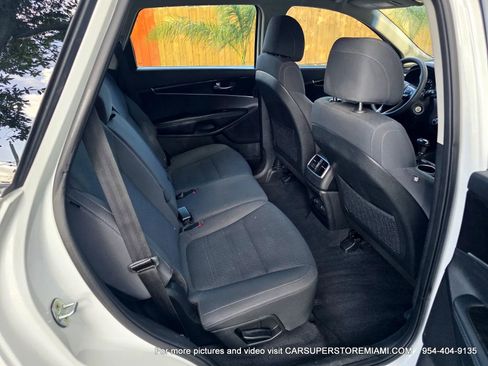 Used 2017 Kia Sorento FWD image 31