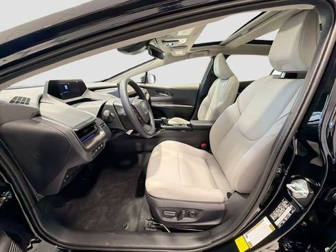 New 2026 Toyota Prius XLE image 18