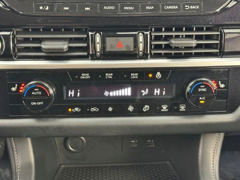 Used 2022 Nissan Pathfinder SL w/ Lighting Package (N92) image 27