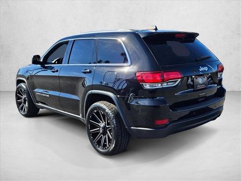 Used 2020 Jeep Grand Cherokee Laredo image 8