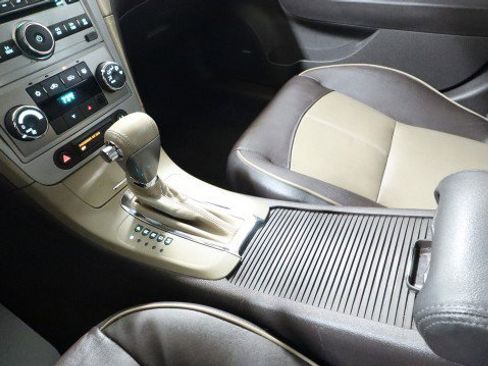 Used 2010 Chevrolet Malibu LTZ w/ HFV6 Engine Package image 16