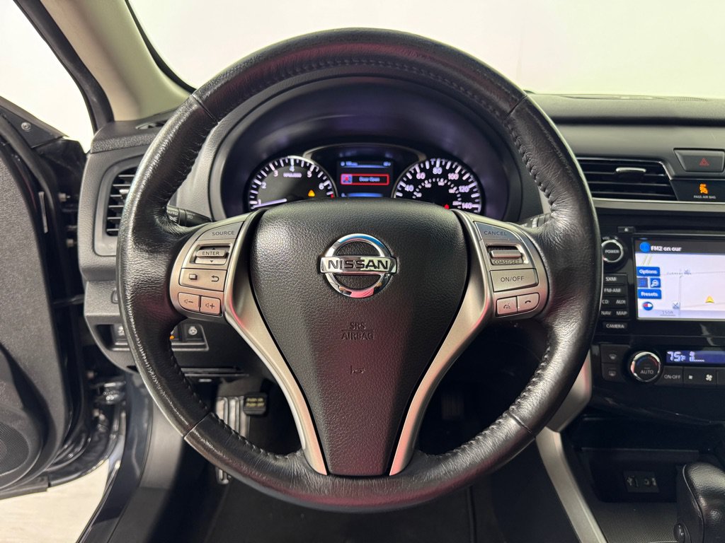 Used 2014 Nissan Altima 2.5 SL w/ Technology Package FWD image 13