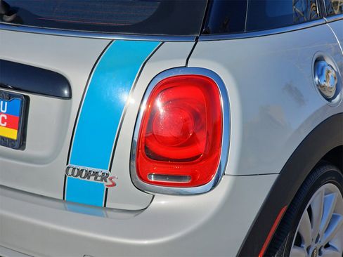 Used 2017 MINI Cooper S image 36