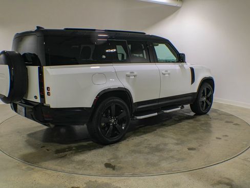 Used 2023 Land Rover Defender 130 X-Dynamic SE AWD/4WD image 6