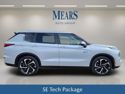Used 2023 Mitsubishi Outlander SE image 7
