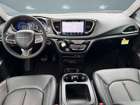 Used 2026 Chrysler Pacifica Select FWD image 15