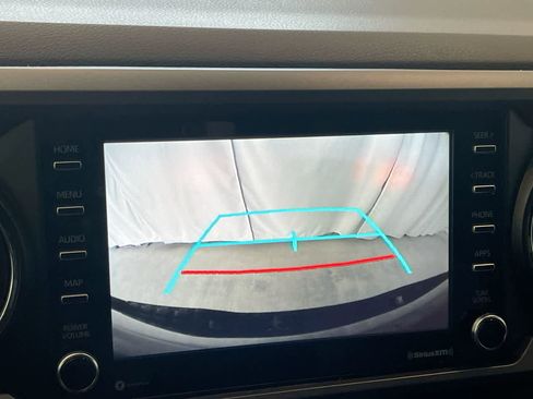 Used 2021 Toyota Tacoma TRD Sport w/ Technology Package image 17