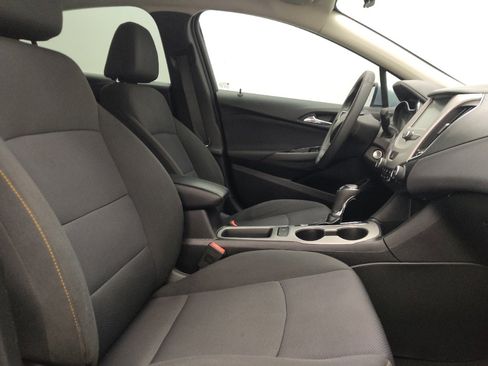 Used 2018 Chevrolet Cruze LS image 21