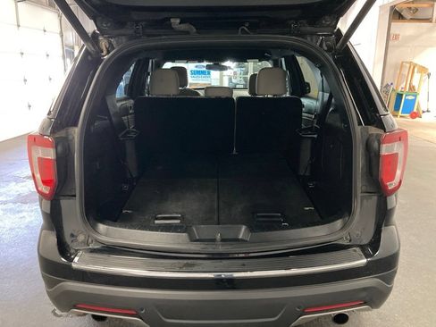 Used 2018 Ford Explorer XLT w/ Equipment Group 201A AWD/4WD image 34