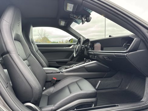 Used 2024 Porsche 911 Carrera w/ Premium Package image 30
