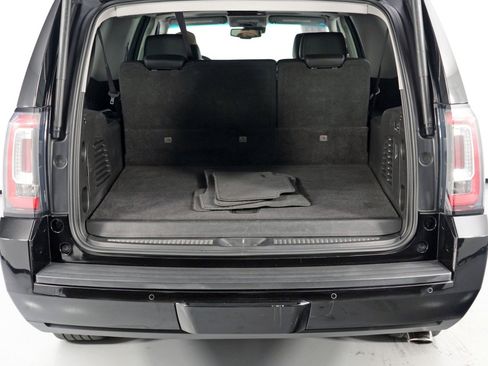 Used 2017 GMC Yukon XL SLT w/ Premium Edition image 9