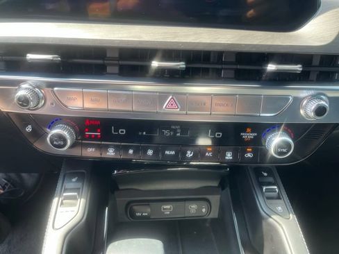Used 2024 Kia Telluride SX X-Pro AWD/4WD image 17