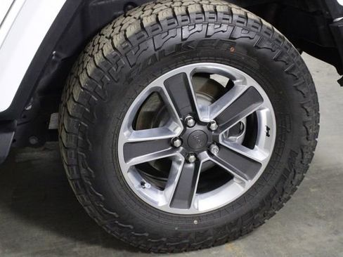 Used 2021 Jeep Wrangler Unlimited Sahara image 38